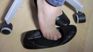 Giorgia's shoeplay in naylon and Black Ballet Flats