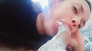 Cumshot,sucking just through the Head so I can see the Creampie Squirting through the Front Camera????